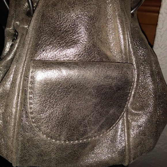 JUICY COUTURE GOLD LEATHER FLUFF HOBO HANDBAG PURSE**MAGNETIC CLOSURES**RARE! - Picture 3 of 12